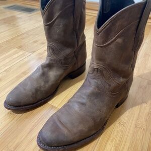 Tecovas: The Earl in Cafe Goat